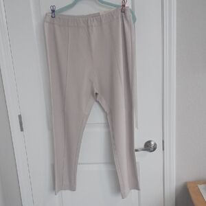 Soft Surroundings Full-Length Leggings in Cream